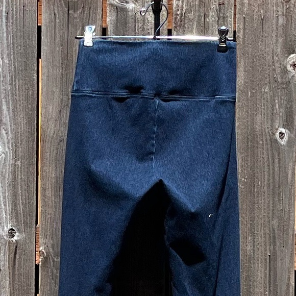 Lyssé denim leggings size small - Picture 14 of 17